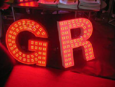 贡山LED发光字常见的安装误区。